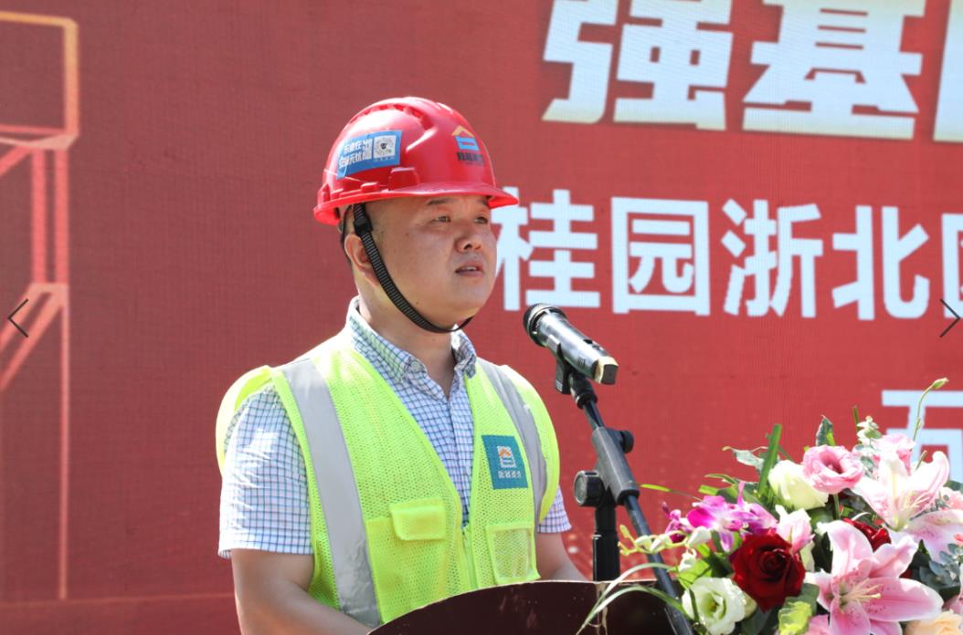 先鋒人物丨大智若愚，做一名騰越建筑的“移山人”